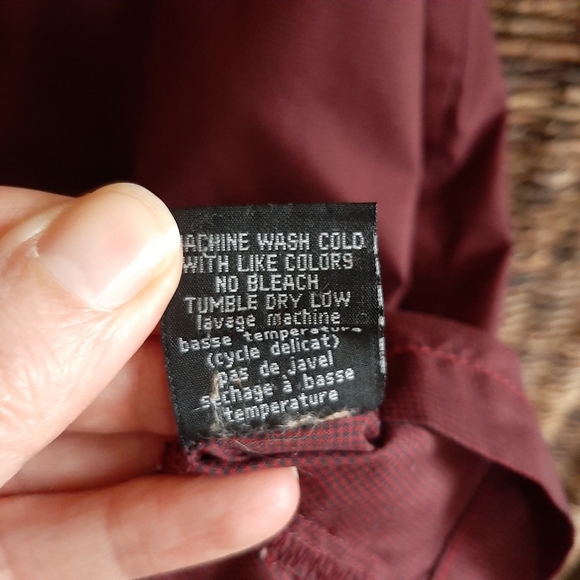 Kuhl Shirt Men's XXL Maroon Eluxur Button Up Gorpcore Camping Hiking Performance - Picture 6 of 6